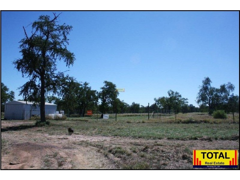 100 Carnarvon Highway, Surat QLD 4417