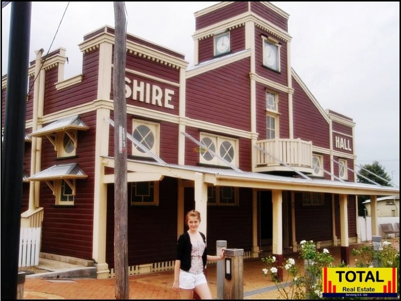 100 Carnarvon Highway, Surat QLD 4417