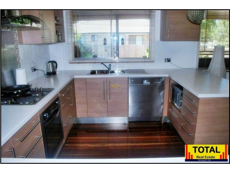 9 Macarthur Drive, Kallangur QLD 4503