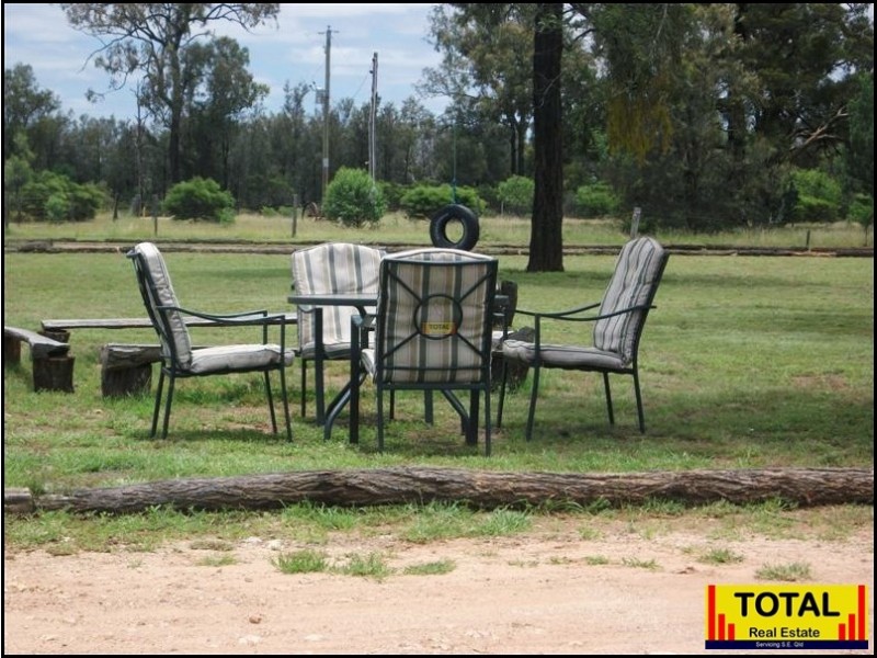 98 Upper Humbug Road, Tara QLD 4421