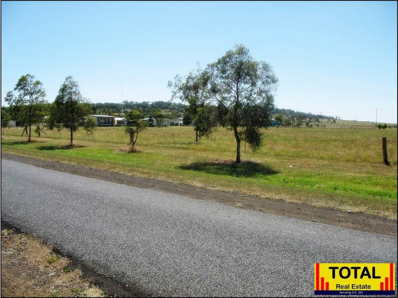 1 Baron Street, Jondaryan QLD 4403