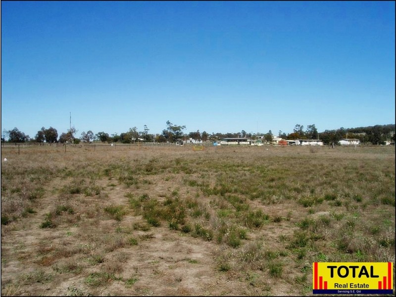 1 Baron Street, Jondaryan QLD 4403