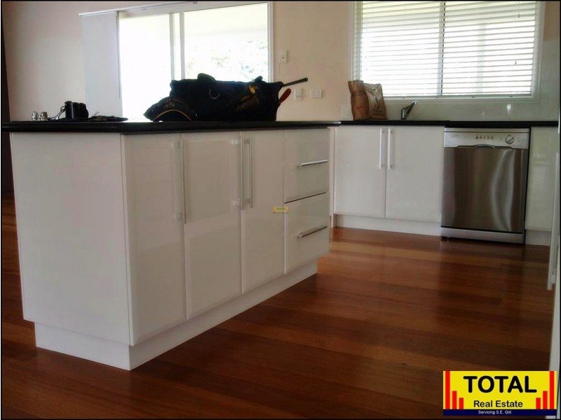 6 Renown Court, Cooloola Cove QLD 4580