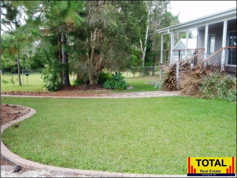 6 Renown Court, Cooloola Cove QLD 4580