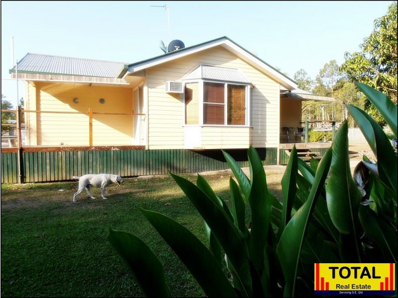 138 Hardwood Road, Landsborough QLD 4550