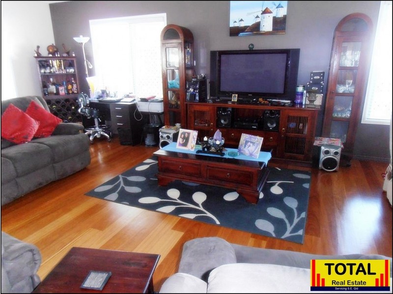 6 Renown Court, Cooloola Cove QLD 4580