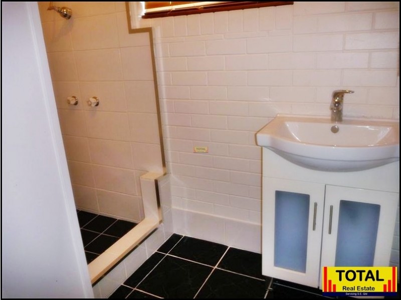 1263 Anzac Ave, Kallangur QLD 4503