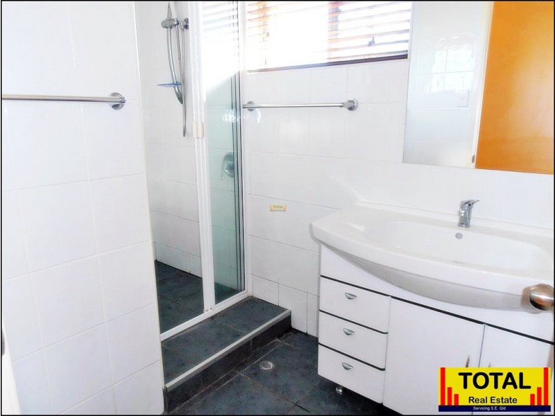 1263 Anzac Ave, Kallangur QLD 4503