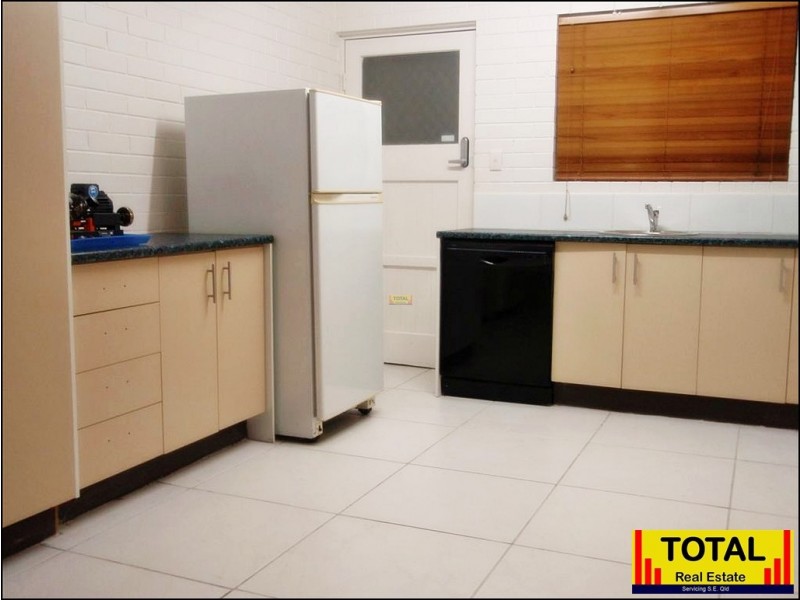 1263 Anzac Ave, Kallangur QLD 4503
