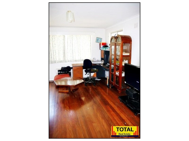 213 Malar Cres, Nanango QLD 4615