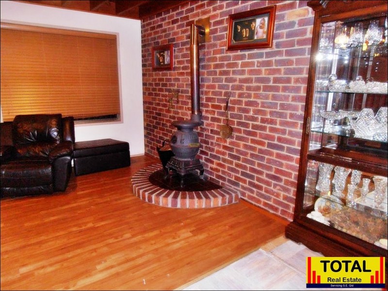 33 Brittainy Street, Petrie QLD 4502