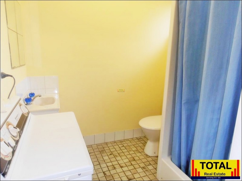 15 Sara Street, Meandarra QLD 4422