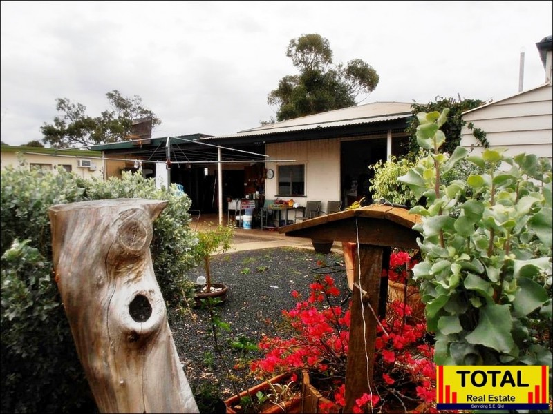 15 Sara Street, Meandarra QLD 4422