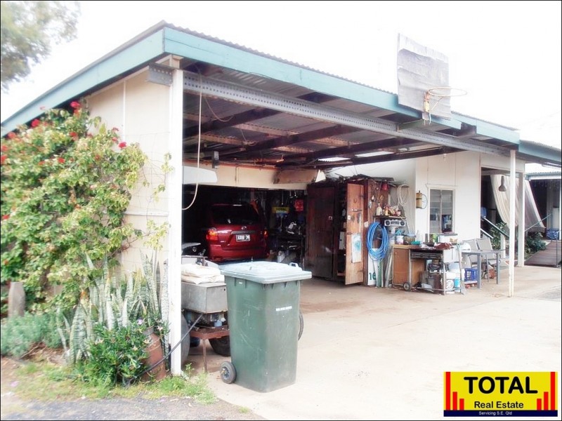 15 Sara Street, Meandarra QLD 4422