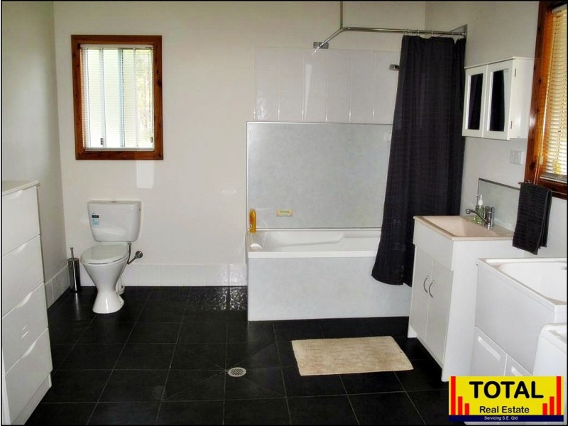 Cypress Gardens QLD 4357