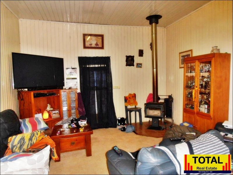 15 Sara Street, Meandarra QLD 4422