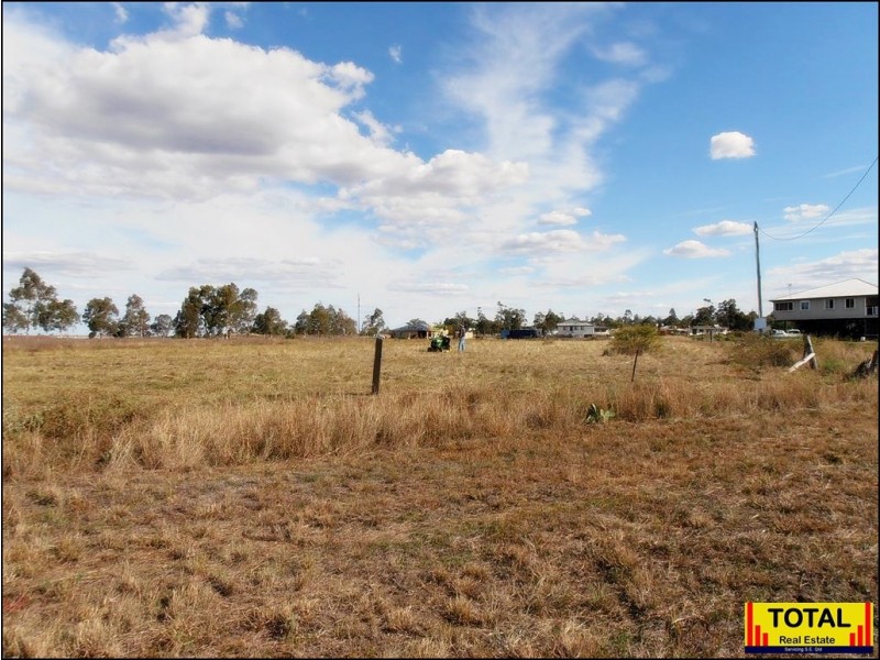 4 Earl Street, Jondaryan QLD 4403