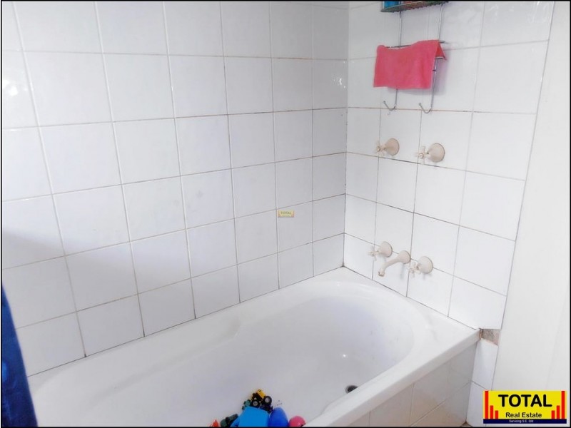 1218 Anzac Ave, Kallangur QLD 4503