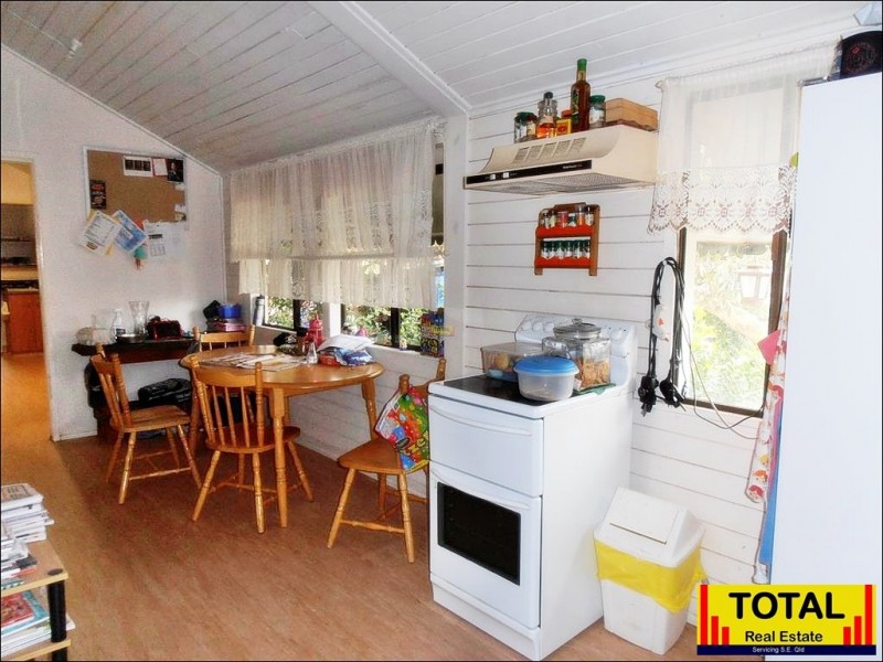 15 Sara Street, Meandarra QLD 4422