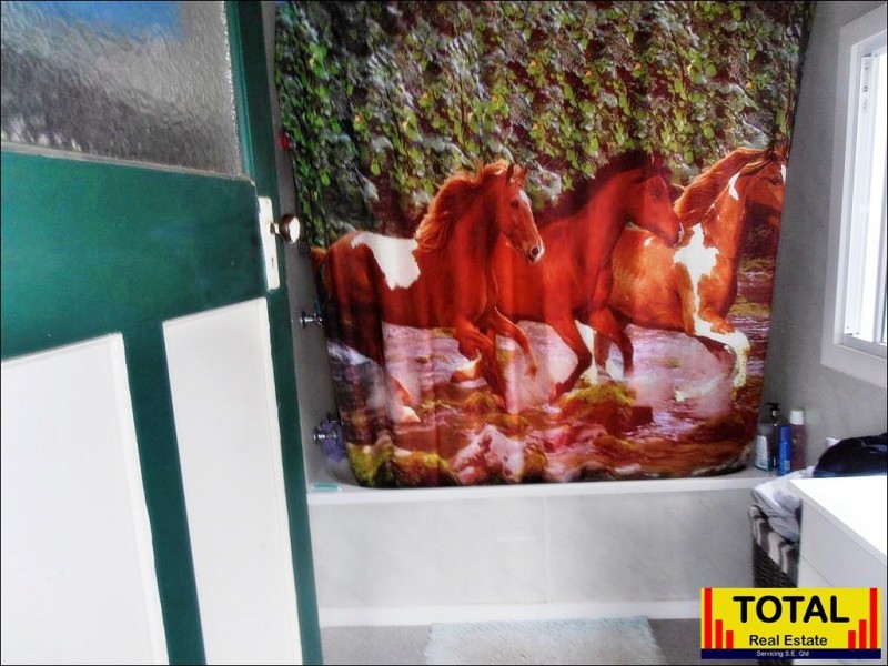 15 Sara Street, Meandarra QLD 4422