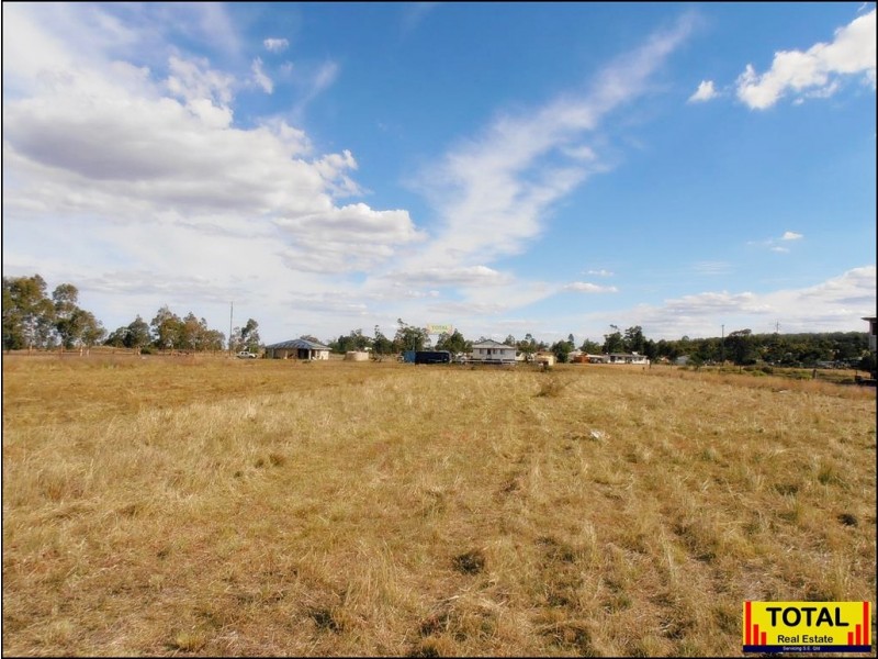 33 Earl Street, Jondaryan QLD 4403