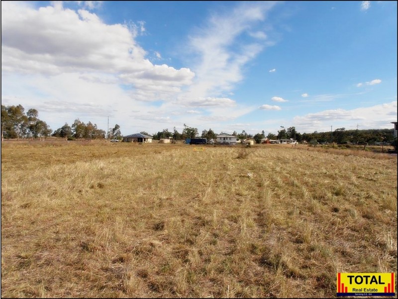 33 Earl Street, Jondaryan QLD 4403