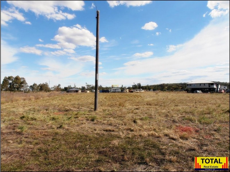 33 Earl Street, Jondaryan QLD 4403