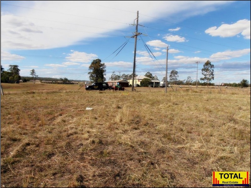 33 Earl Street, Jondaryan QLD 4403