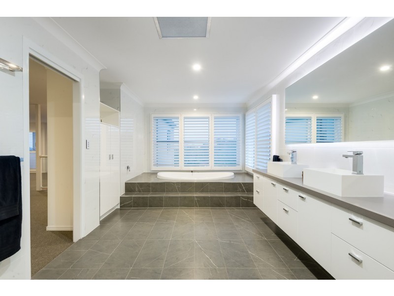 7 Satinwood Court, Bardon QLD 4065