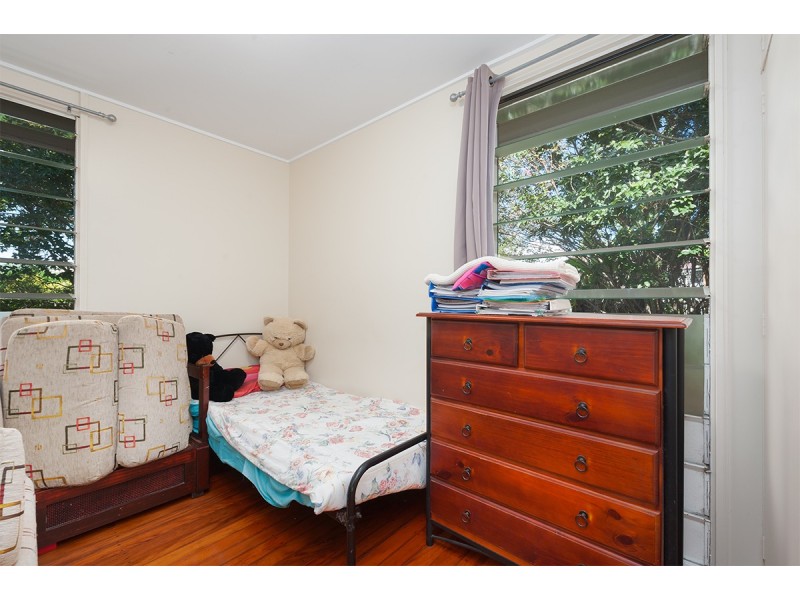 147 Milsom Street, Norman Park QLD 4170