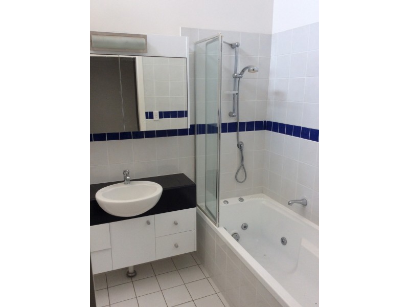 42 Rawlins Street, Kangaroo Point QLD 4169
