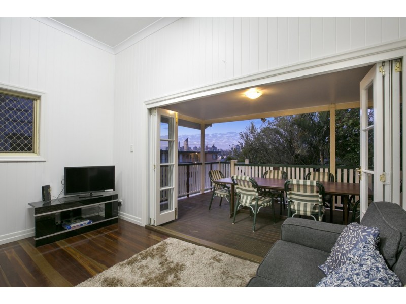 34 Redfern Street, Woolloongabba QLD 4102
