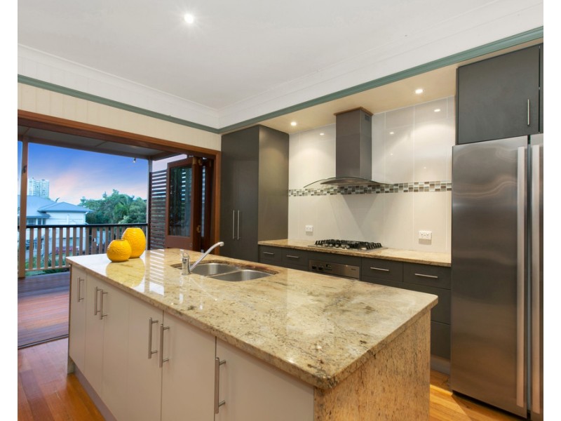 30 Redfern Street, Woolloongabba QLD 4102