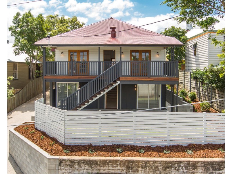 8 Peterson Street, Woolloongabba QLD 4102