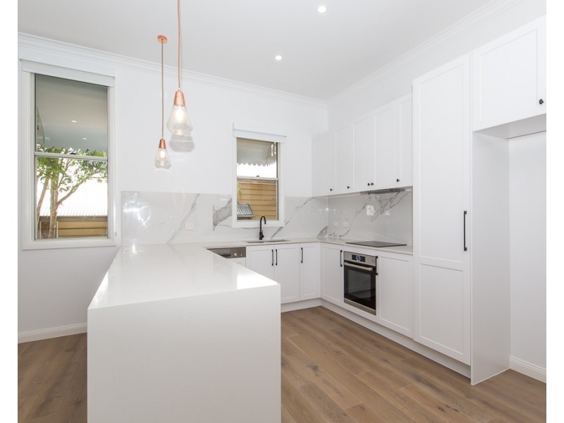 8 Peterson Street, Woolloongabba QLD 4102