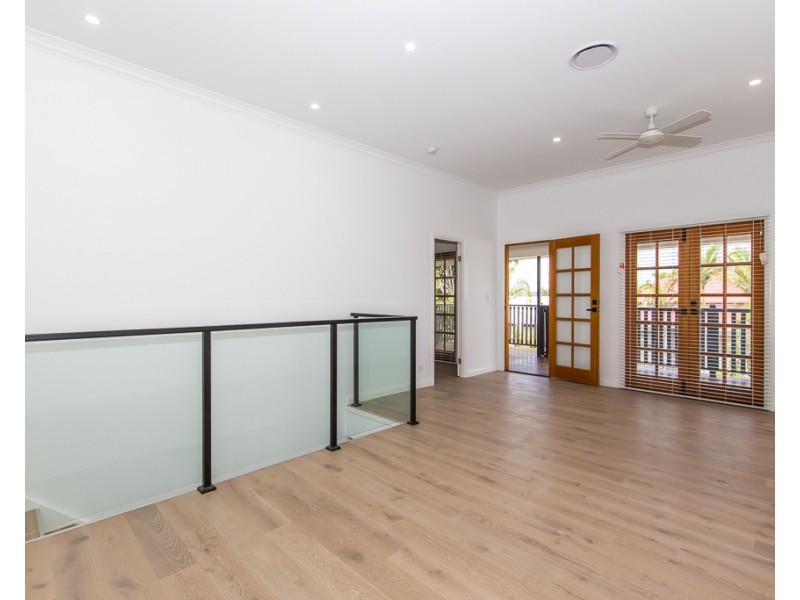 8 Peterson Street, Woolloongabba QLD 4102