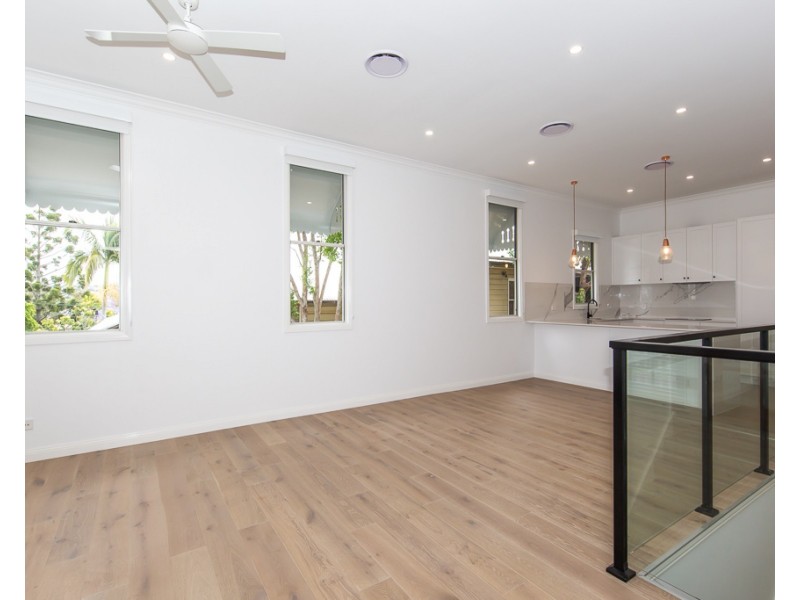 8 Peterson Street, Woolloongabba QLD 4102