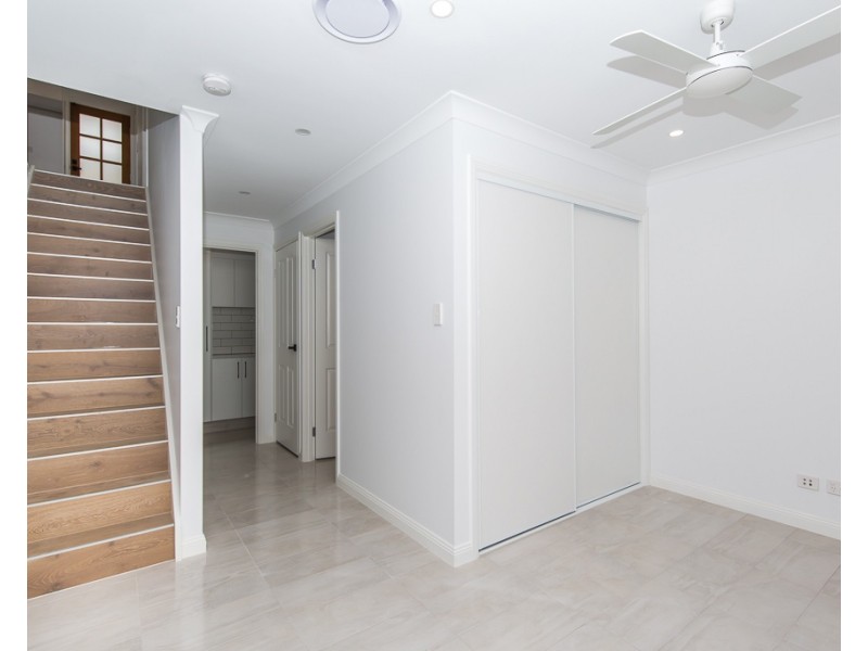 8 Peterson Street, Woolloongabba QLD 4102