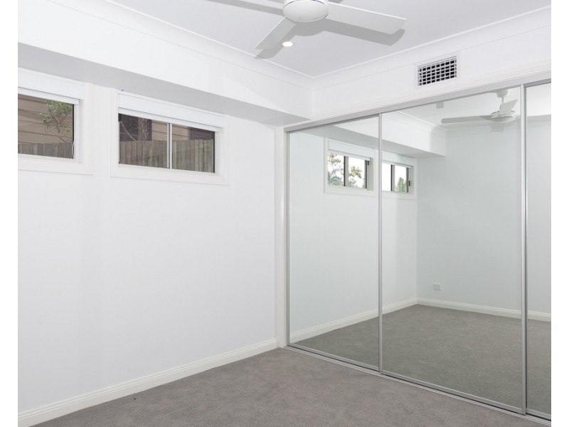 8 Peterson Street, Woolloongabba QLD 4102