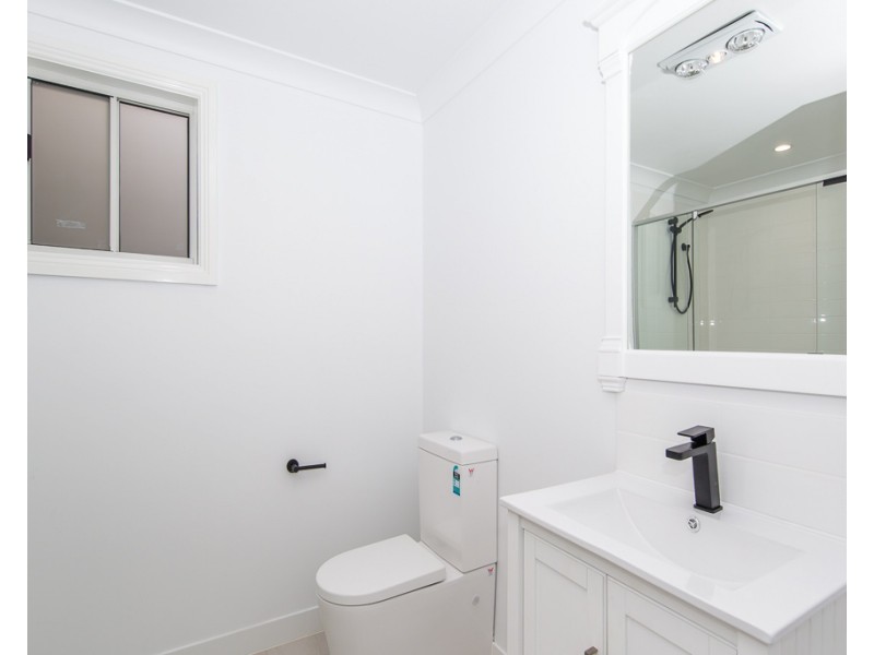 8 Peterson Street, Woolloongabba QLD 4102