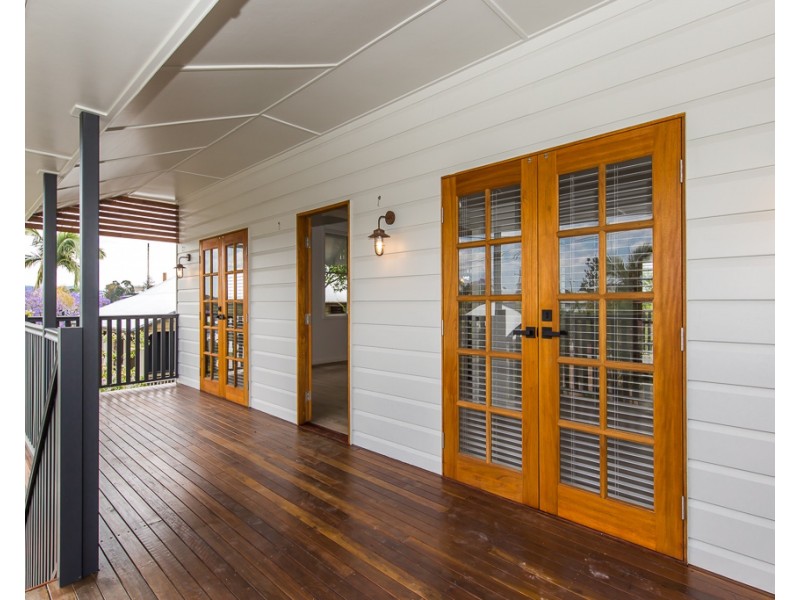 8 Peterson Street, Woolloongabba QLD 4102