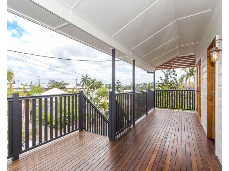 8 Peterson Street, Woolloongabba QLD 4102