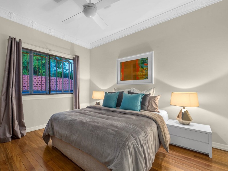 17 Gill Street, Holland Park QLD 4121