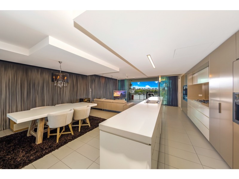 335/90 Wynnum Road, Norman Park QLD 4170