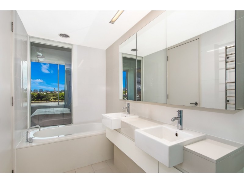 335/90 Wynnum Road, Norman Park QLD 4170