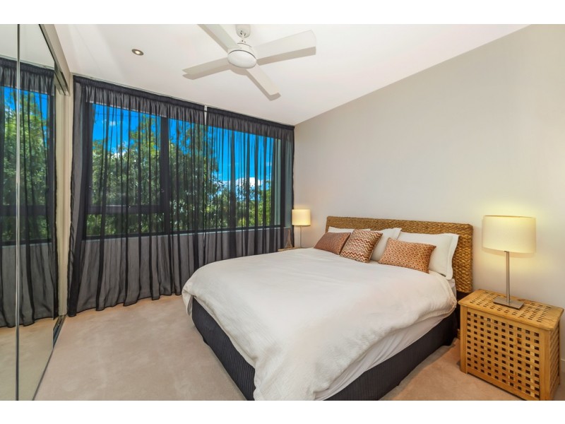 335/90 Wynnum Road, Norman Park QLD 4170
