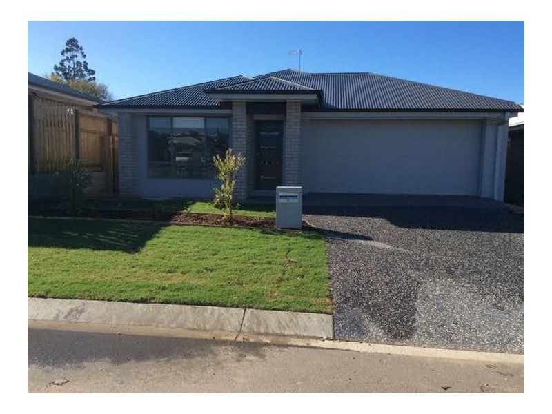 11 Maynard Street, Silkstone QLD 4304