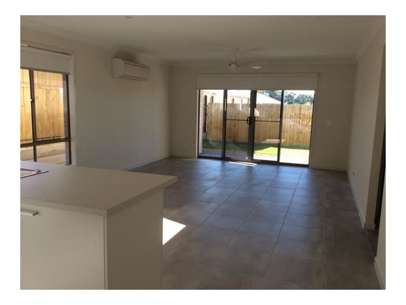 11 Maynard Street, Silkstone QLD 4304