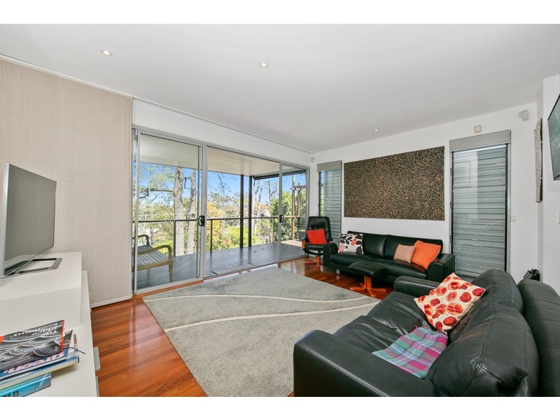 6 Fraser Terrace, Highgate Hill QLD 4101