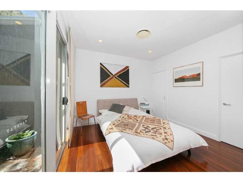 6 Fraser Terrace, Highgate Hill QLD 4101